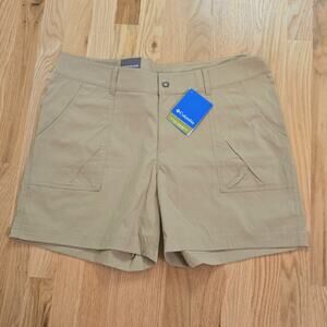 Columbia women's Active wear tan shorts size 16W